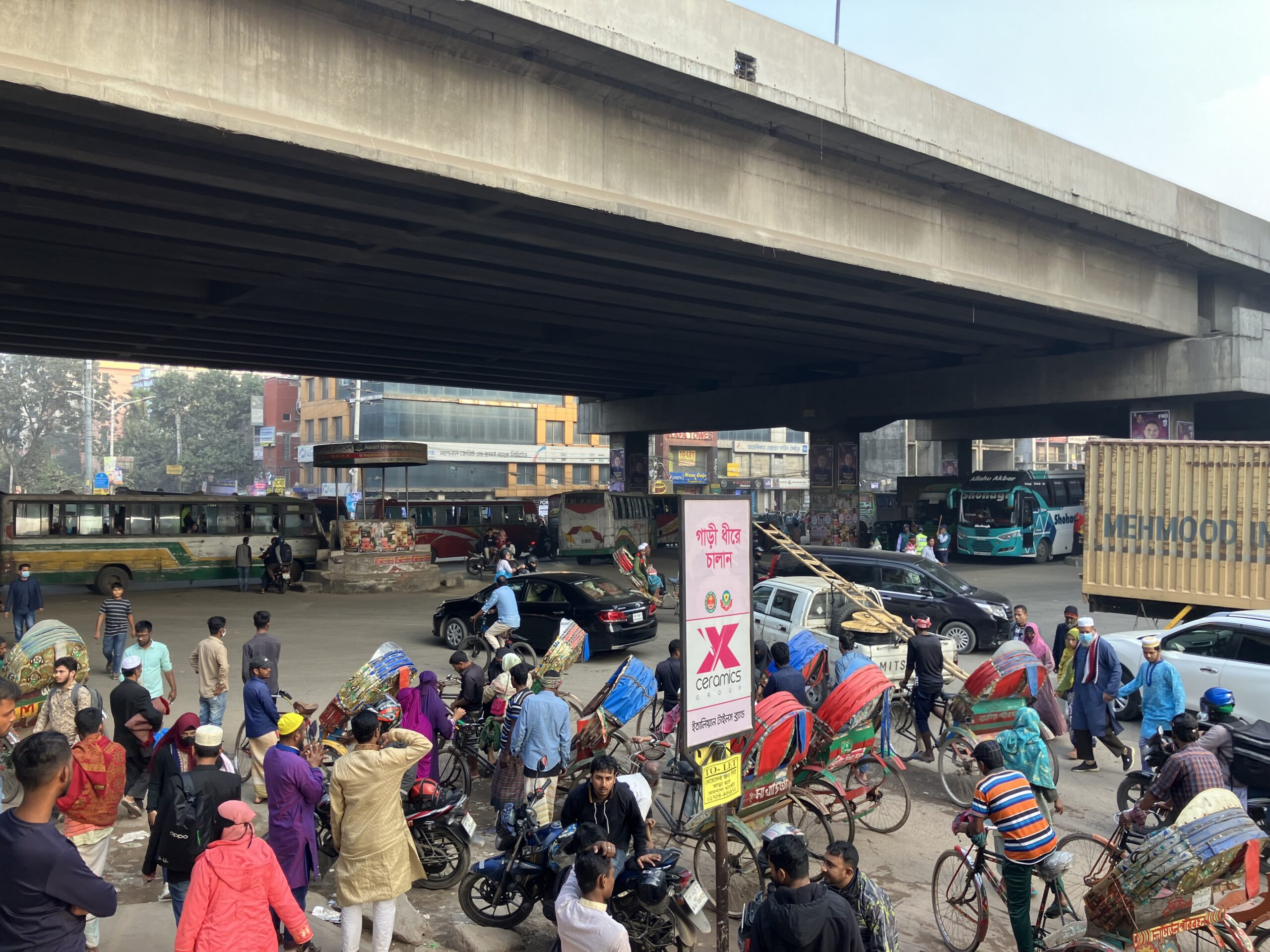 ダッカ(Dhaka)の交差点
