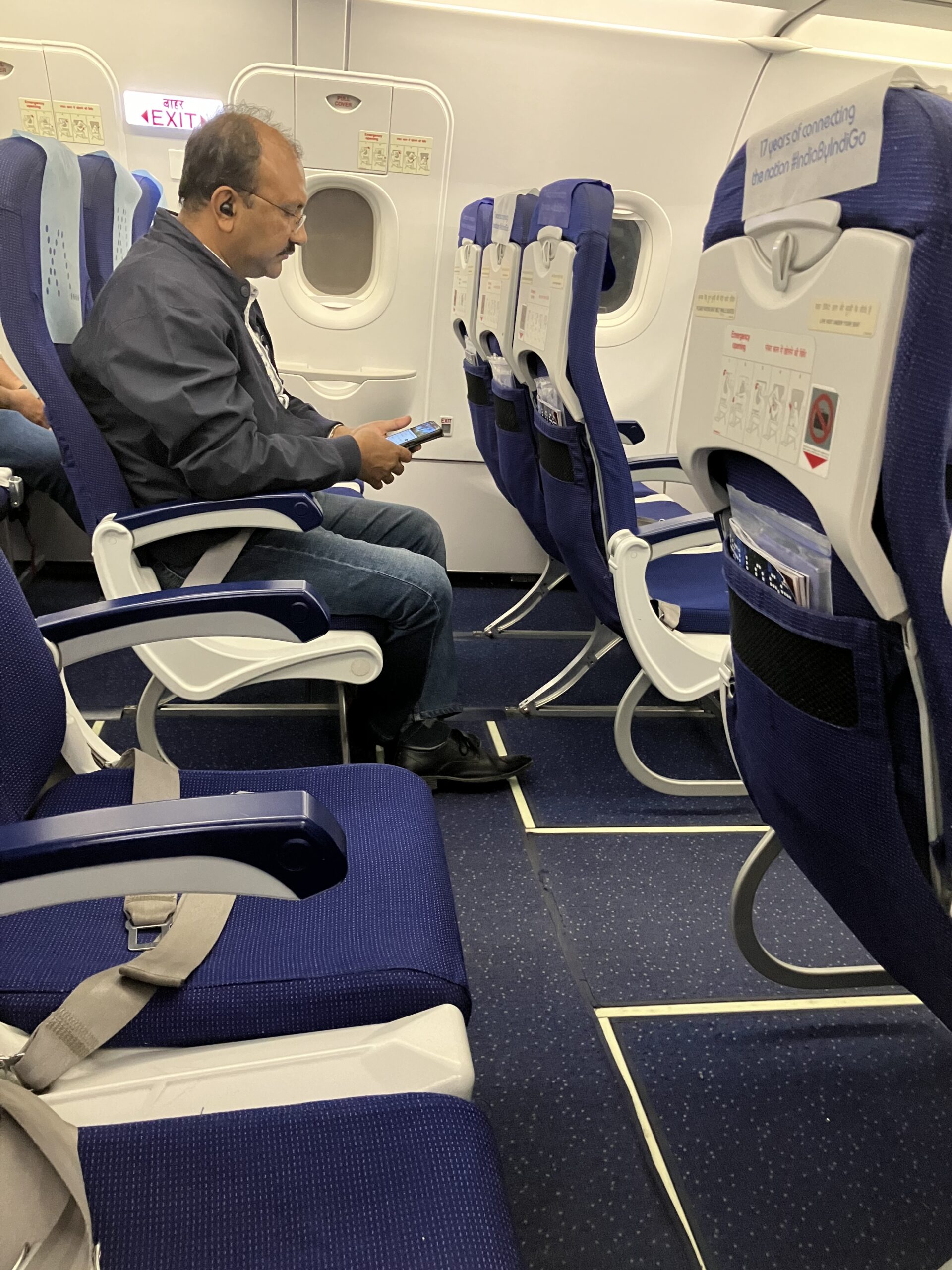 ダッカ(Dhaka)18時15分発チェンナイ(Chennai)行IndiGo 6E1114便 の非常口の席