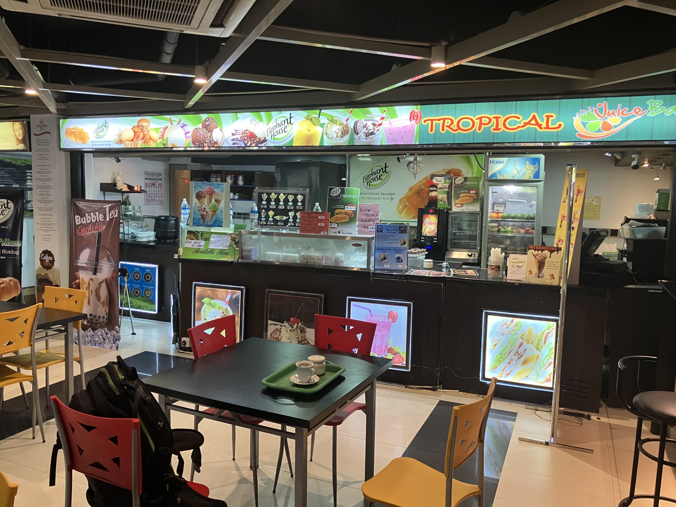 Liberty Plazaの地下のフードコート